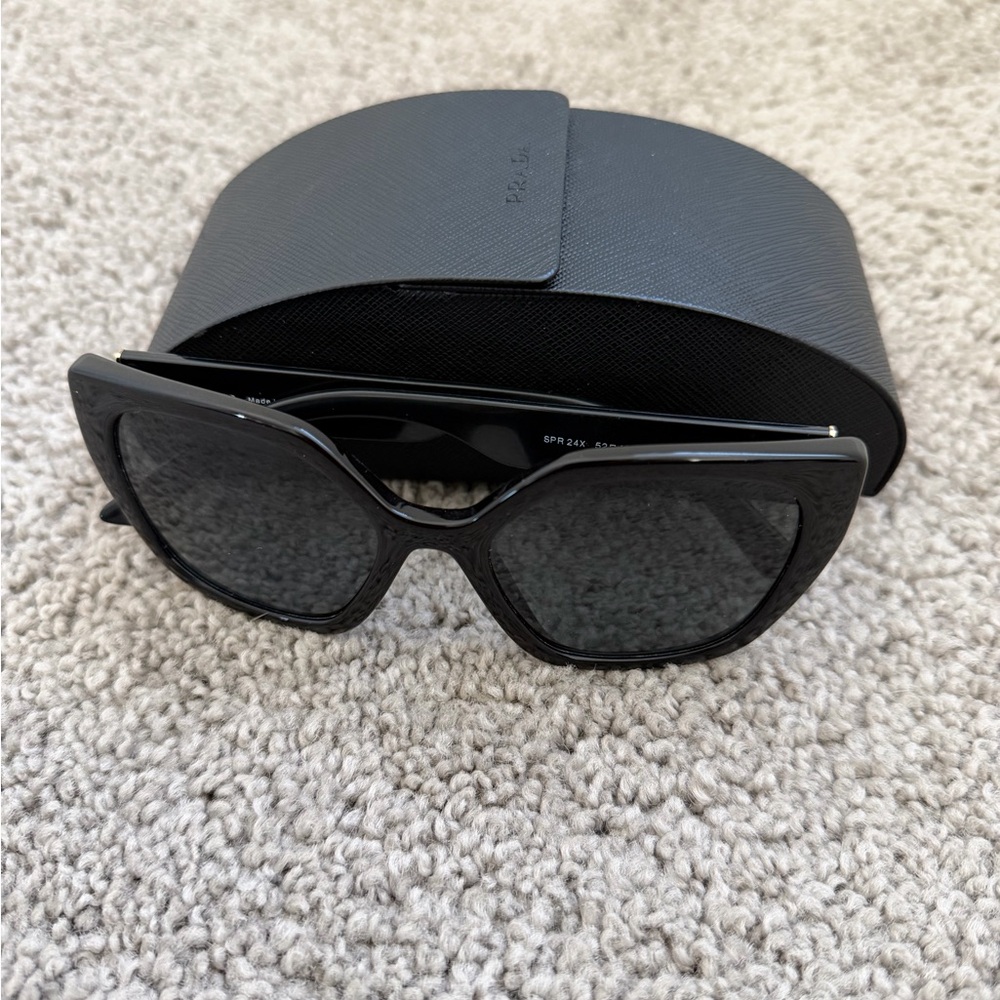 Prada Black Oversized Sunglasses - Picture 3 of 7